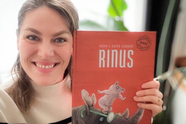 Rinus voorlezen met gebaren